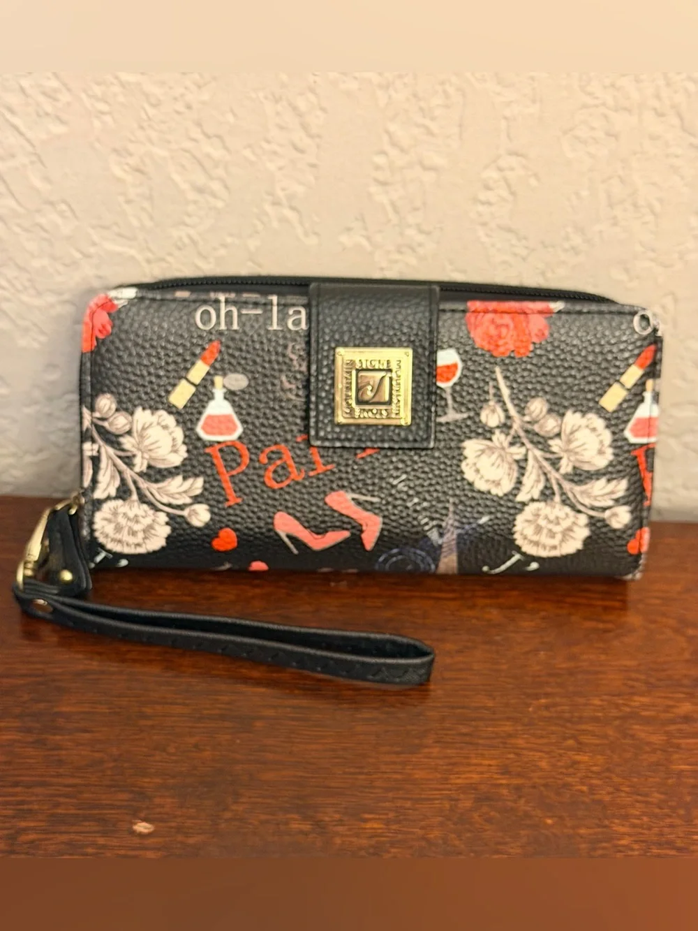 Stone Mountain Wristlet Wallet Pebbled Black Paris Themed Graphic Zip Around